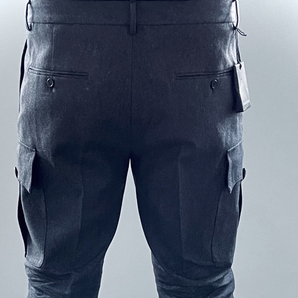 DSQUARED2
Brand New Grey Wool Cargo Pants
Size 54 IT - Picture 4 of 6